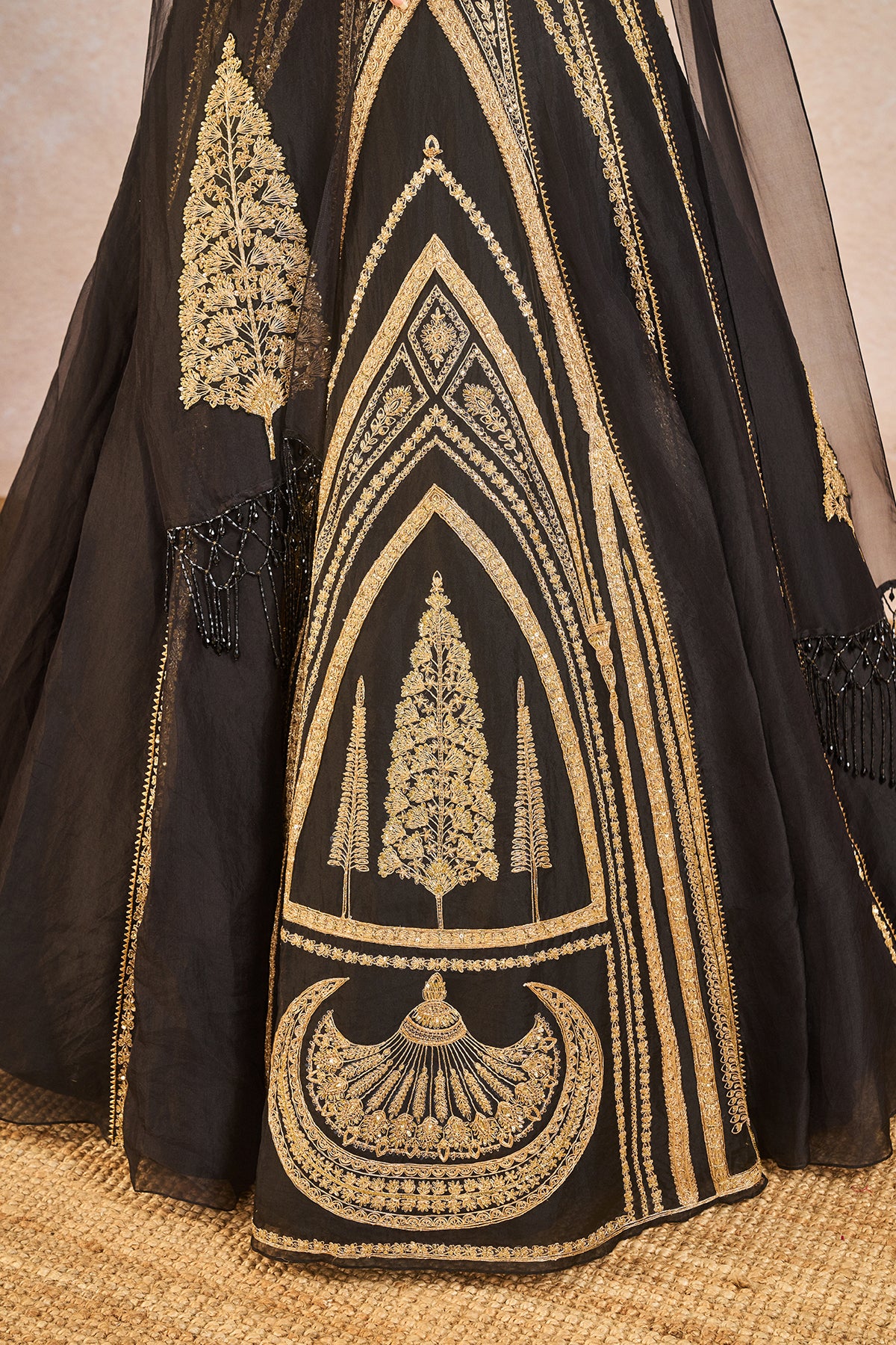 The 'Aankhon ka Paigam' Lehenga - Image 15