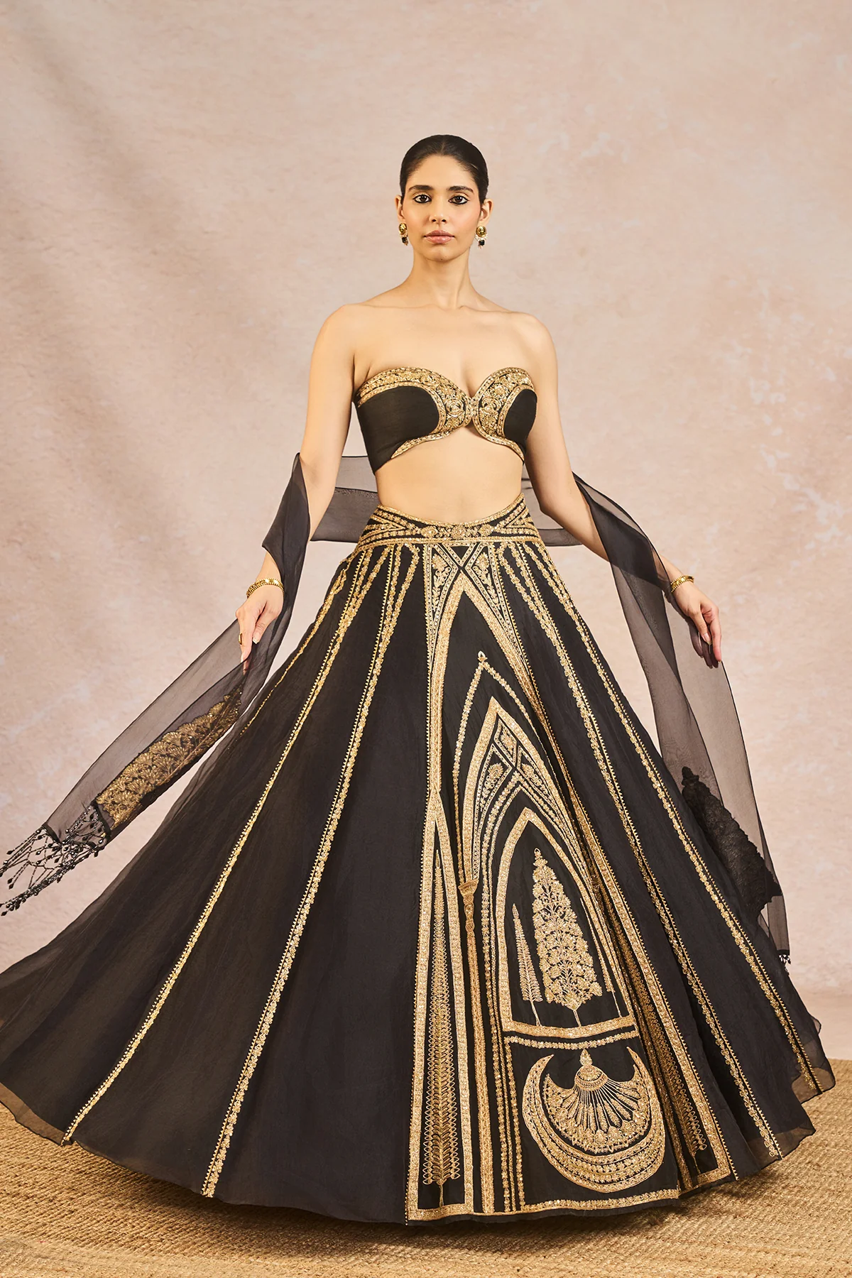 The 'Aankhon ka Paigam' Lehenga - Image 8