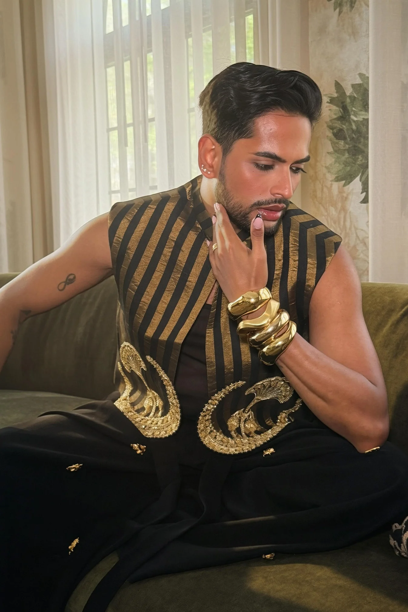Black and Gold Chaand Koti Set - Image 2