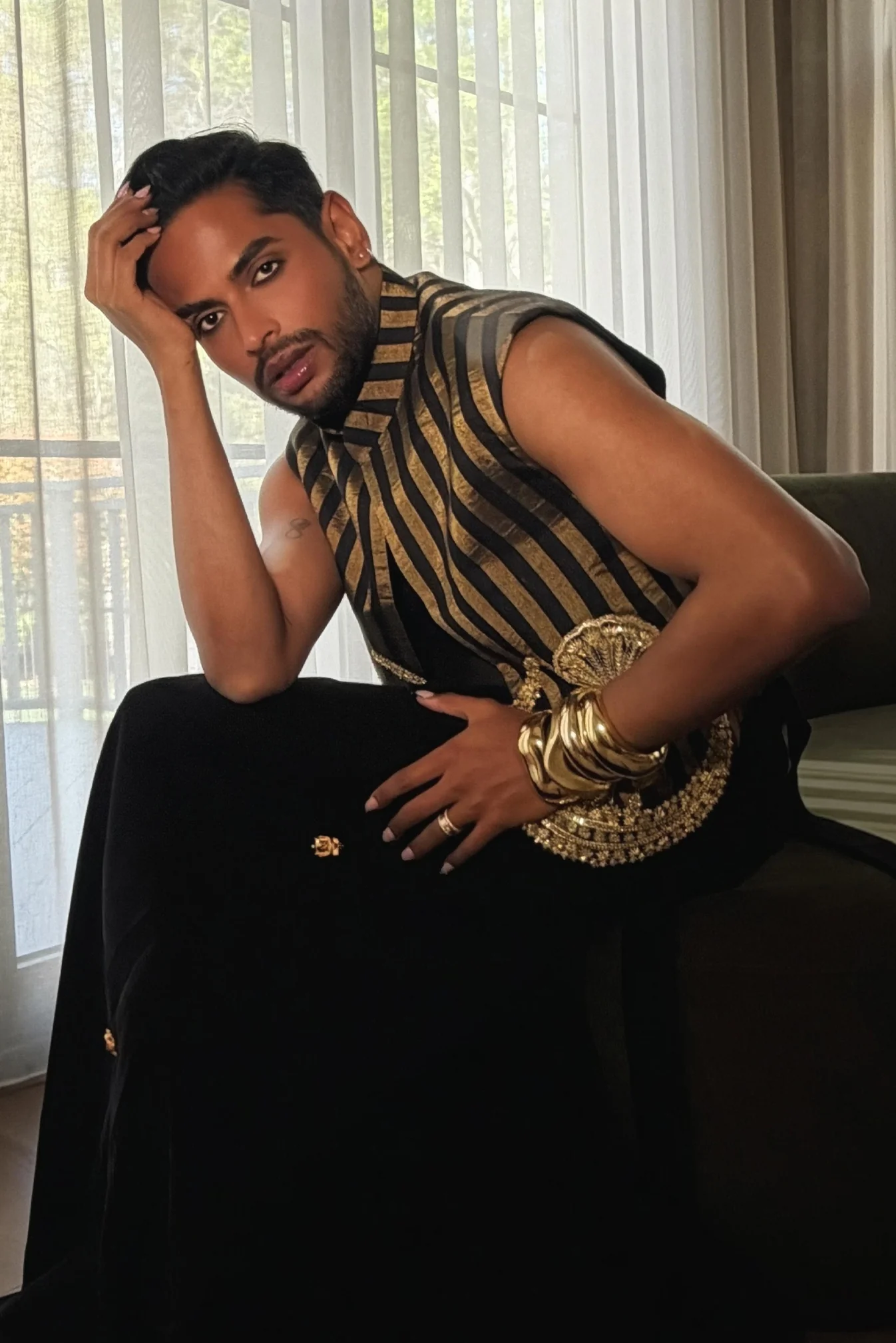 Black and Gold Chaand Koti Set - Image 3