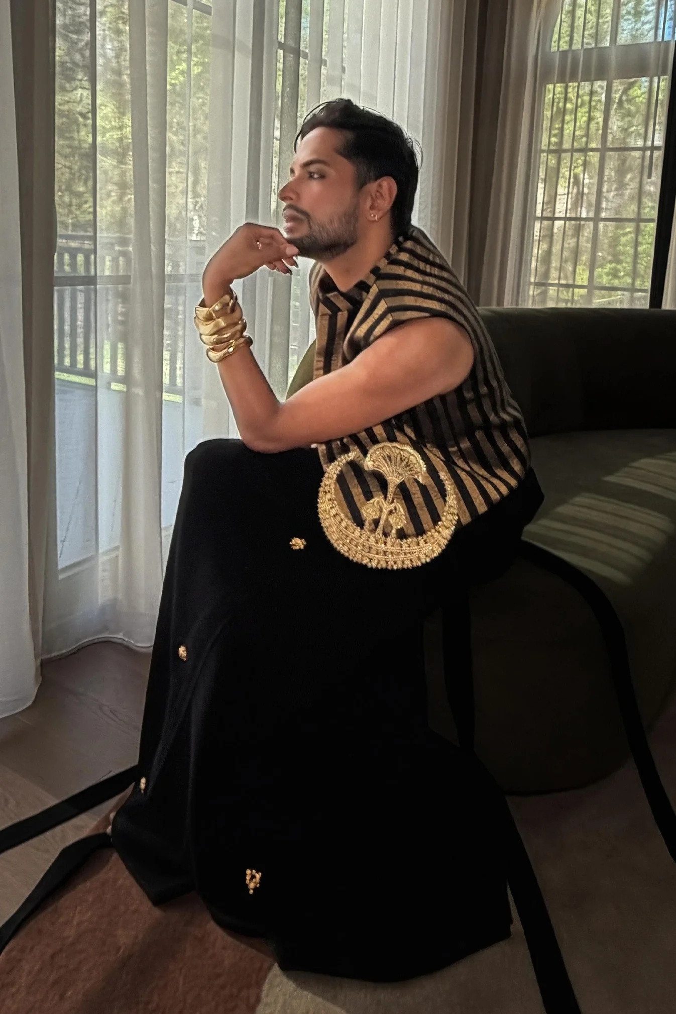 Black and Gold Chaand Koti Set - Image 4