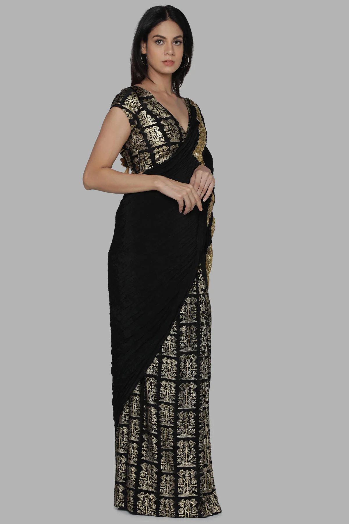 Black Bunch Of Birds Crinkle Gota Sari - Image 5