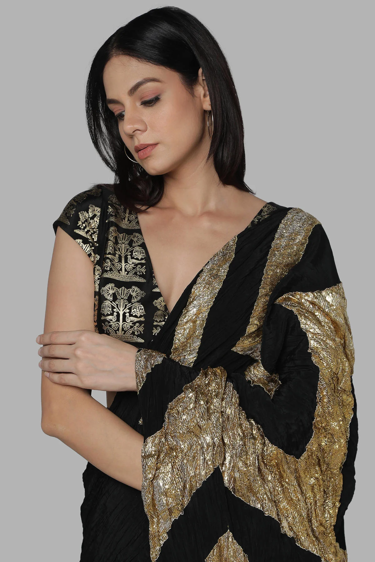 Black Bunch Of Birds Crinkle Gota Sari - Image 7