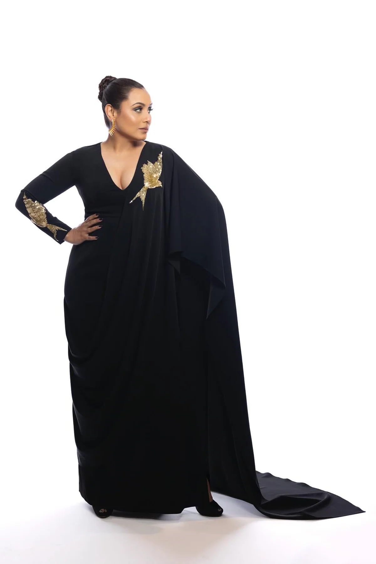 Black Son Chidiya Saree Gown - Image 5