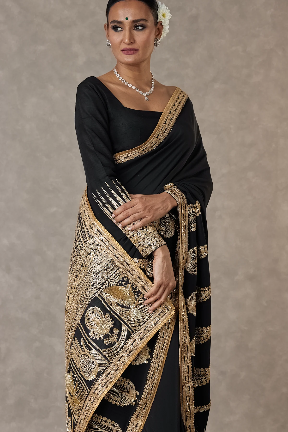 Black Son-Patti Saree - Image 4