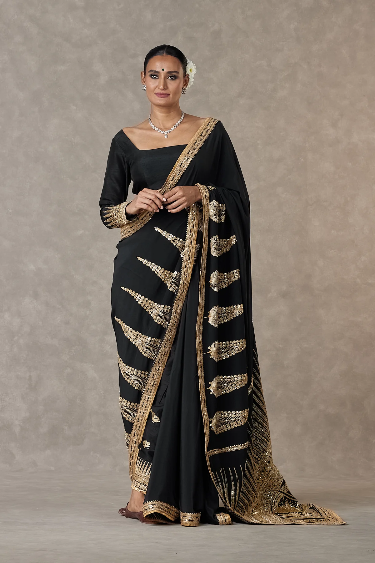 Black Son-Patti Saree - Image 5