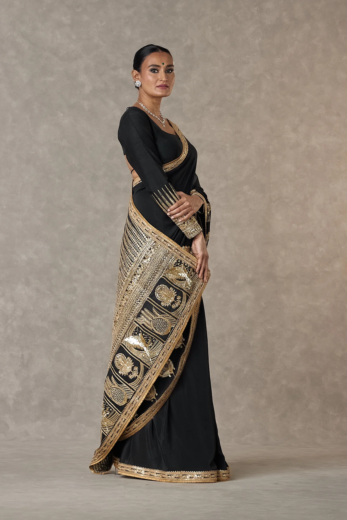 Black Son-Patti Saree - Image 9