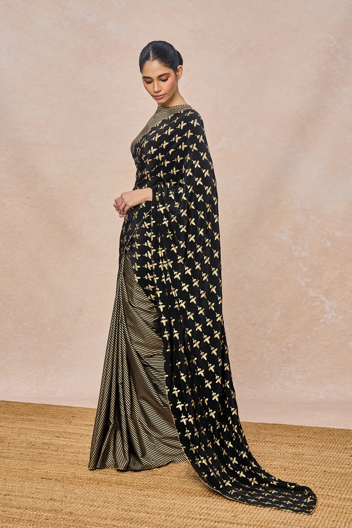 Black Triangular Flower Saree - Image 3