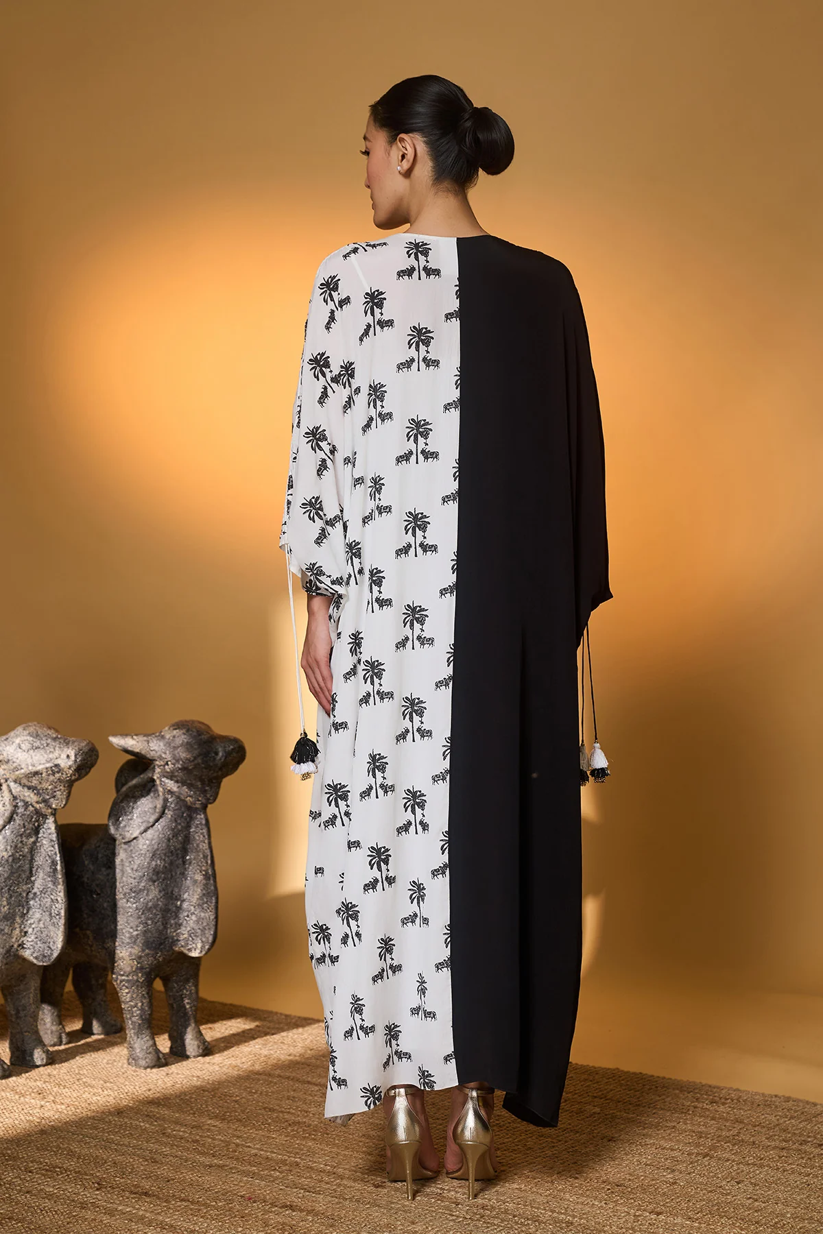 Black & White Tropical Nandi Kaftan - Image 4