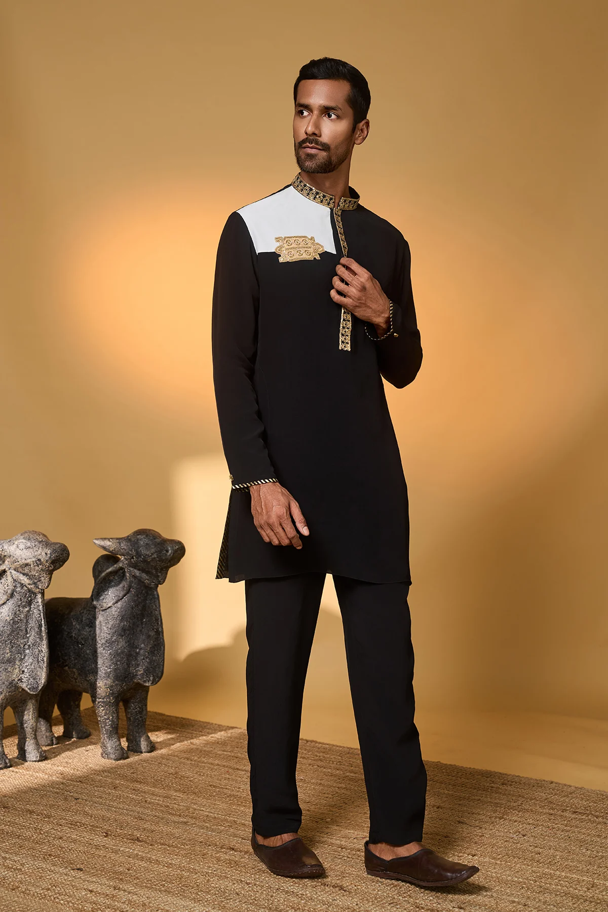 Black & White Turtle Tale Kurta Set - Image 5