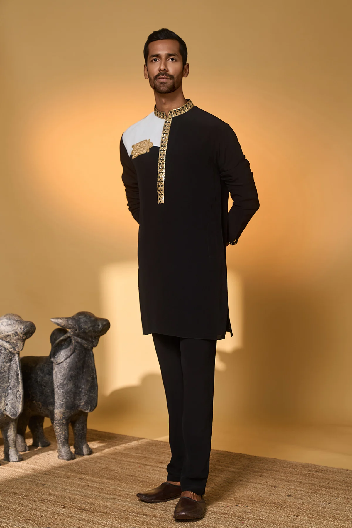 Black & White Turtle Tale Kurta Set - Image 8