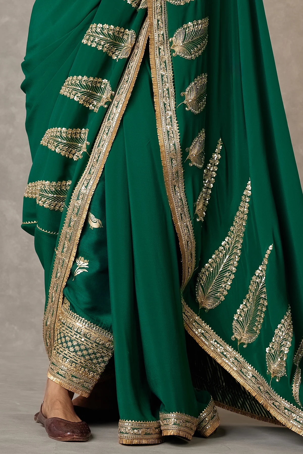 Dark green Son-Patti Saree - Image 11