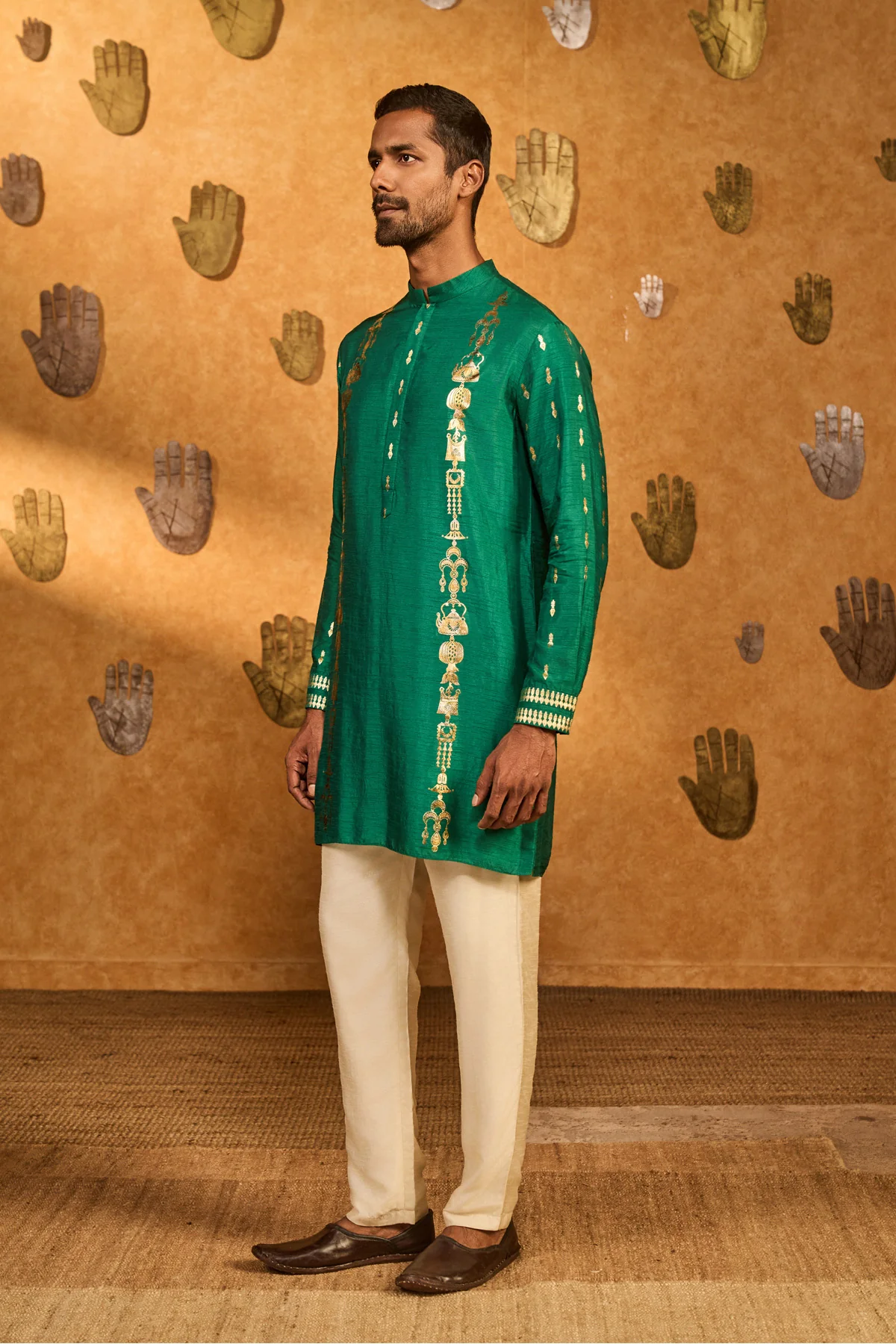 Green Totem Lines And Pot Kurta Set - Image 3