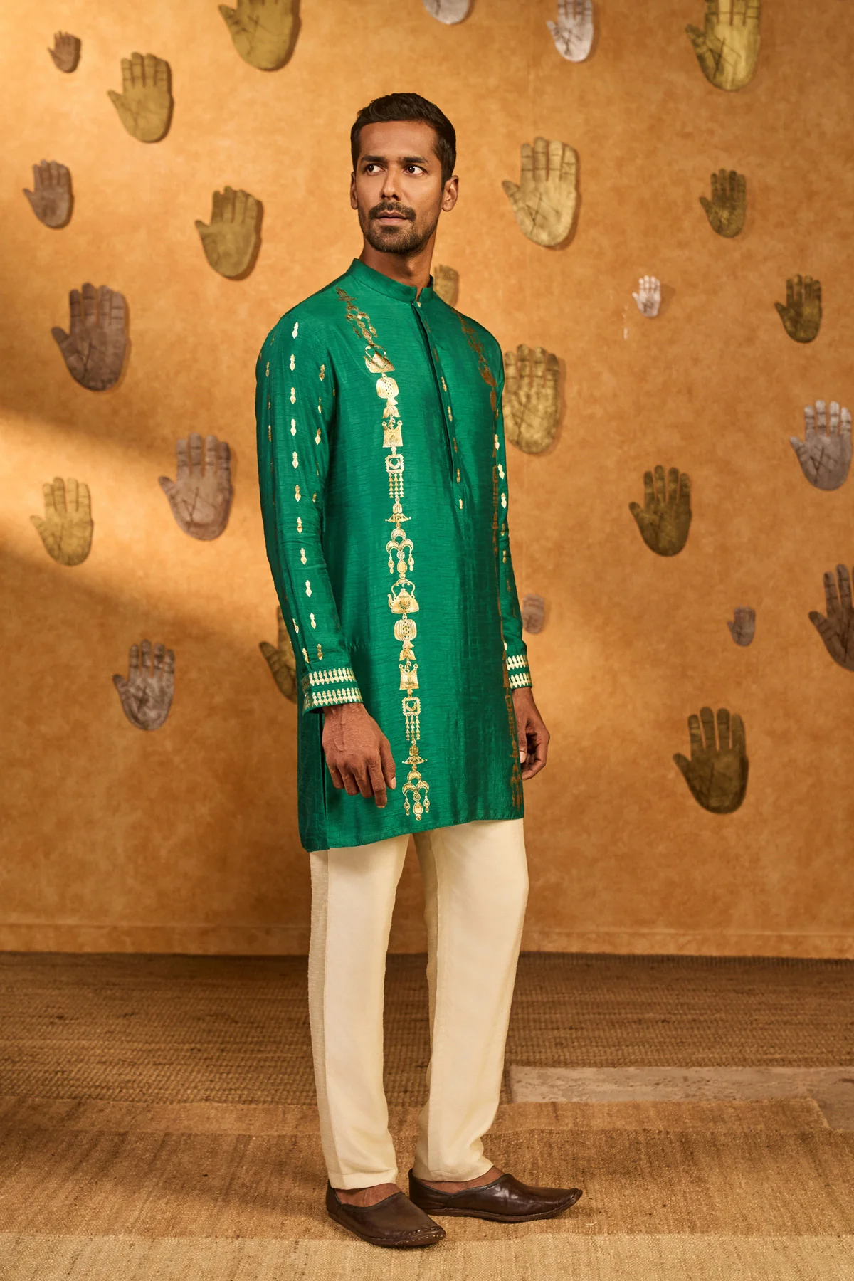 Green Totem Lines And Pot Kurta Set - Image 4