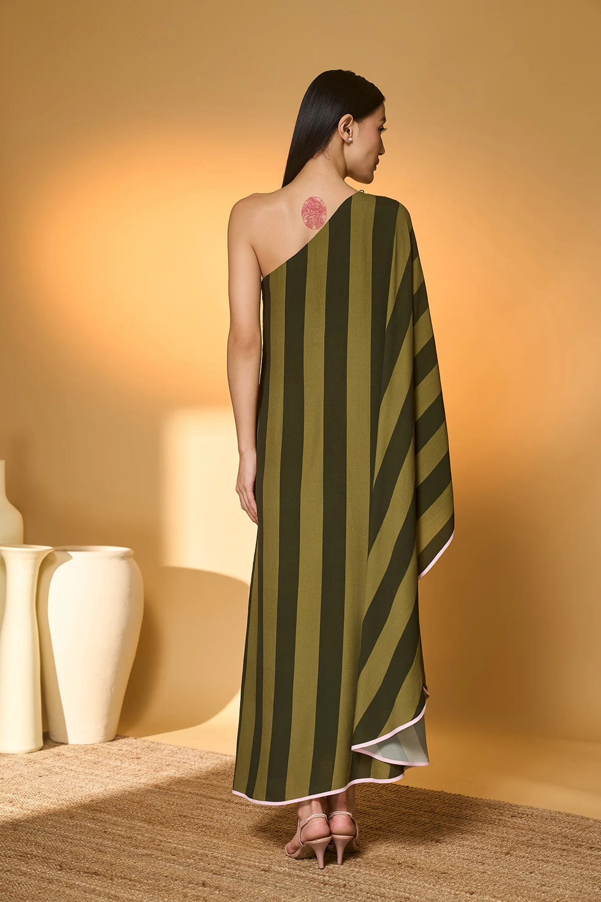 Green Totem Pod One Shoulder Kaftan - Image 5
