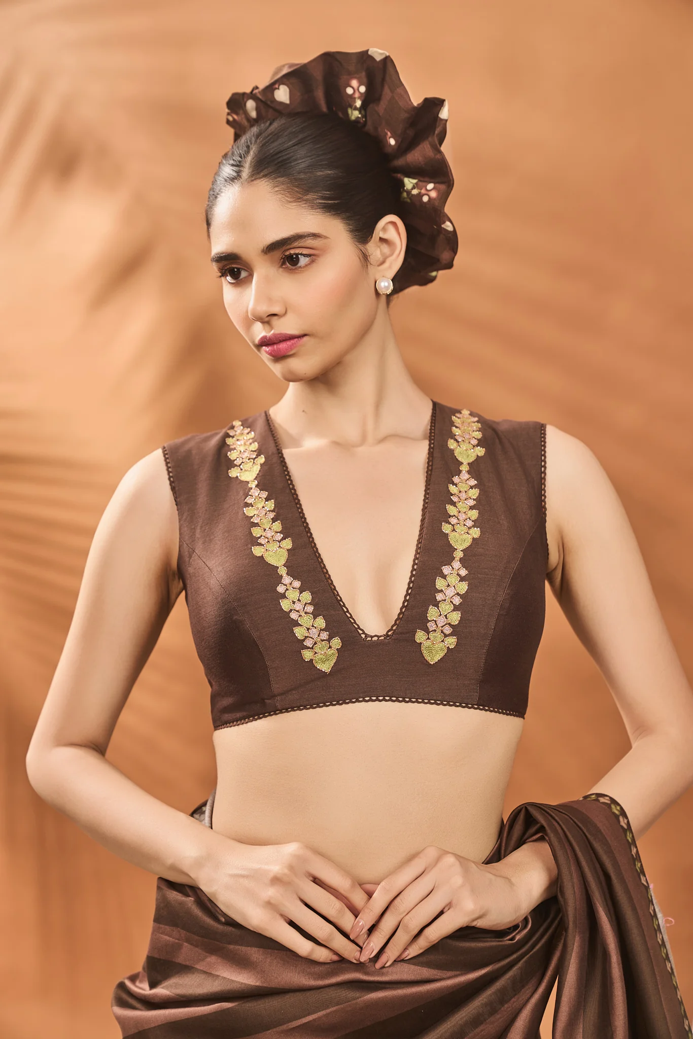 Mocha Mosaic Saree - Image 5