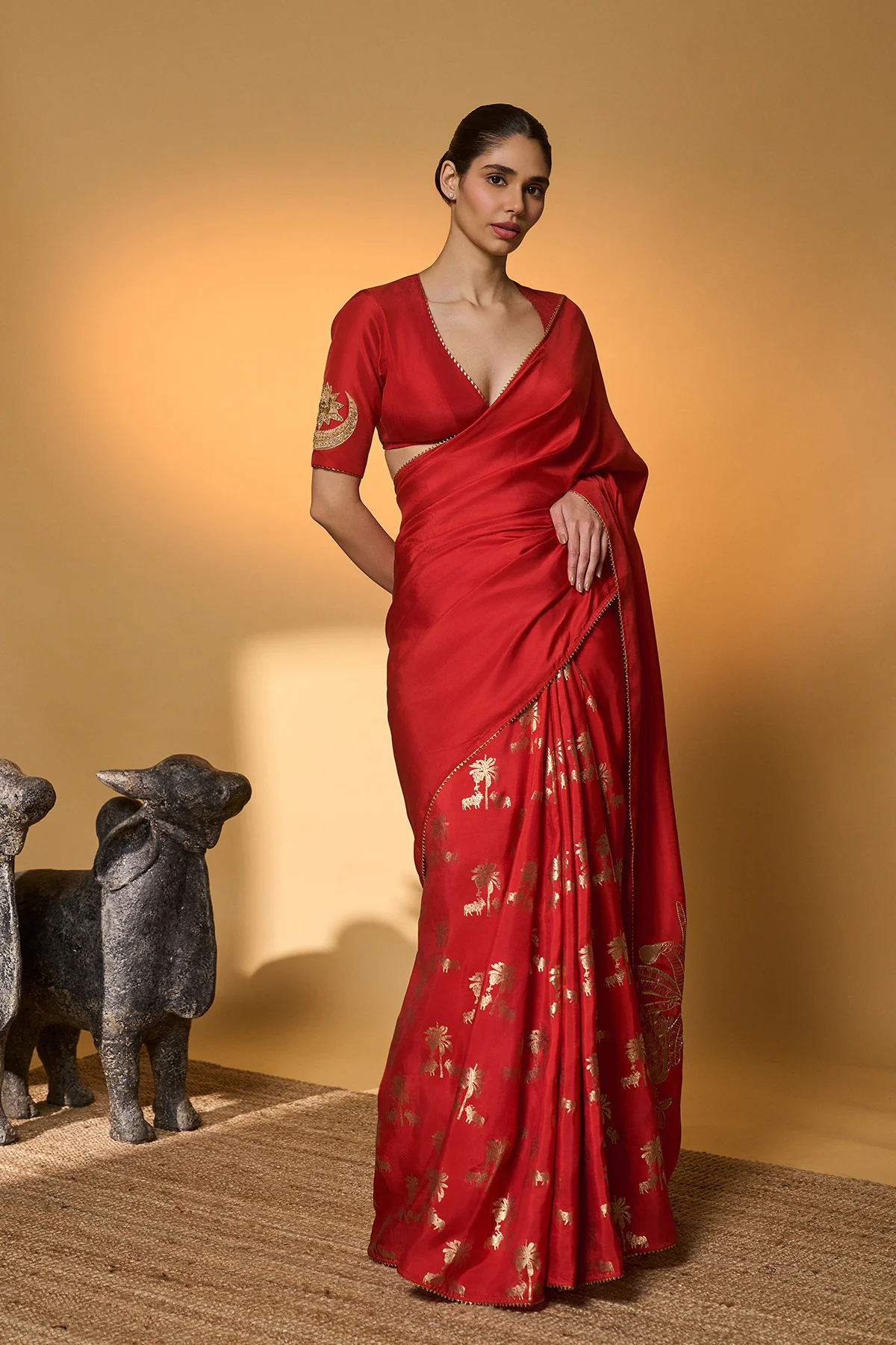 Red Tropical Nandi Saree - Image 3