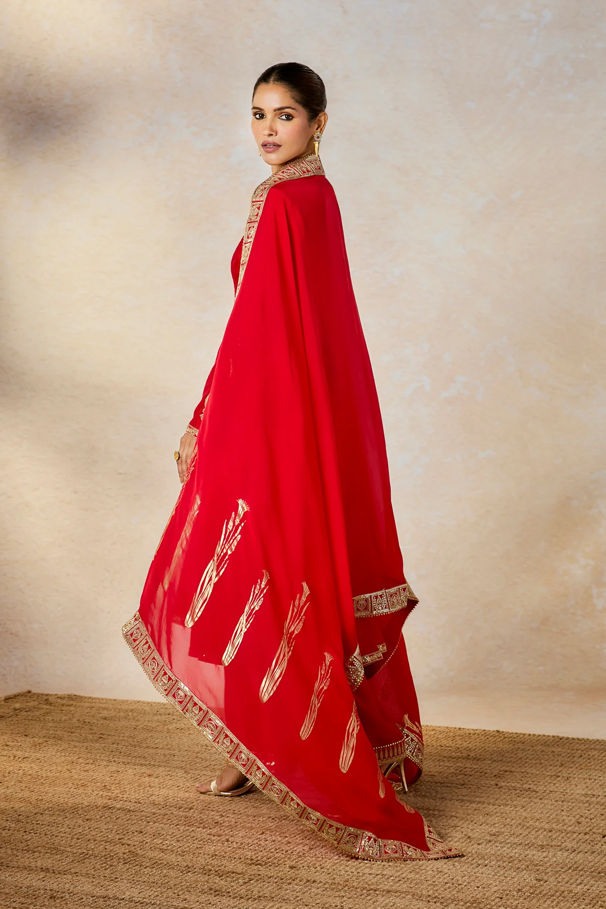Red Whispering Lily Set - Image 3