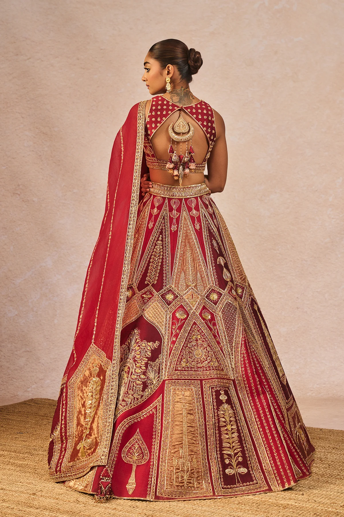 The 'Tenu Takdi Ravah' Lehenga - Image 4