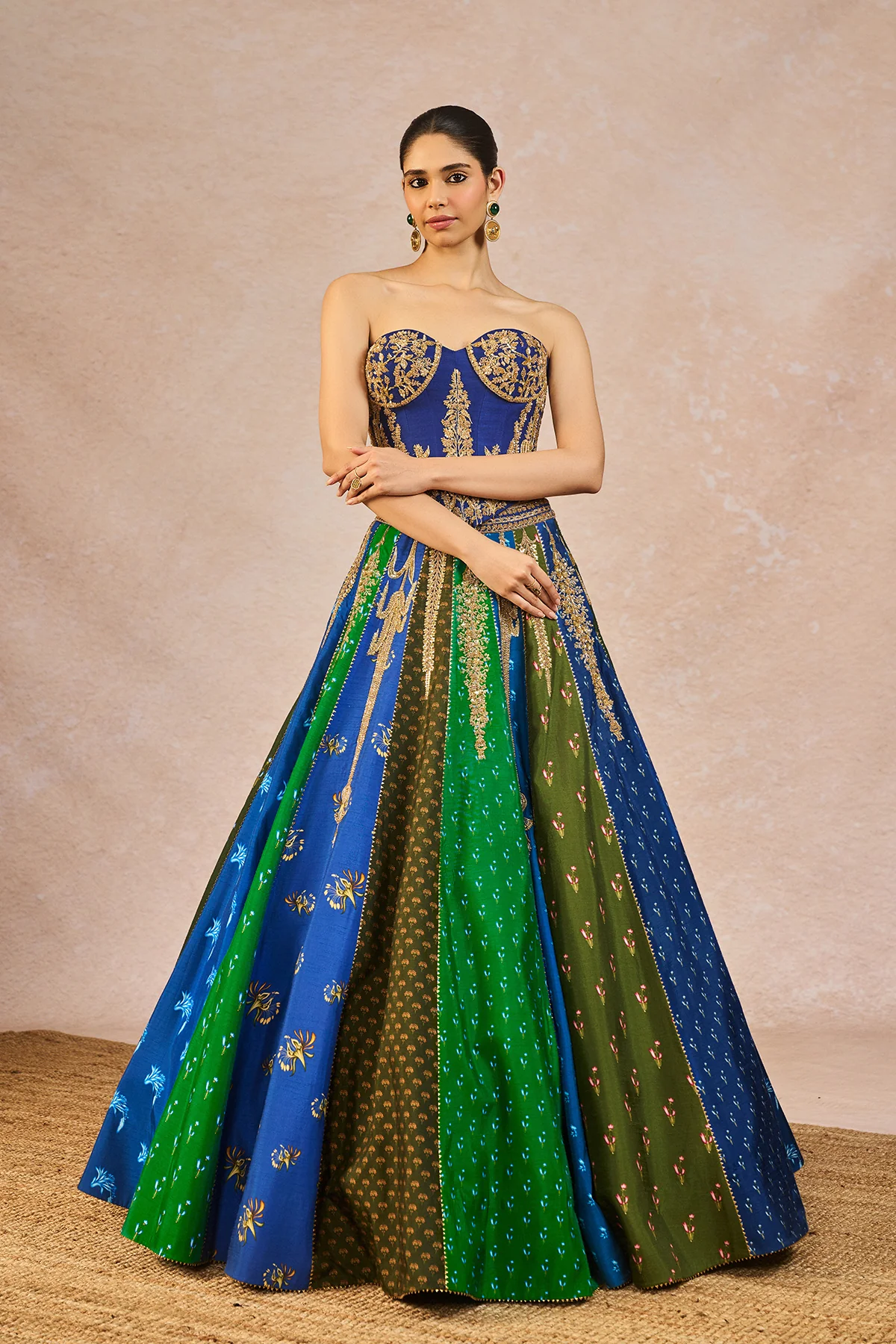 The 'Rango Sa Jahan' Lehenga - Image 4