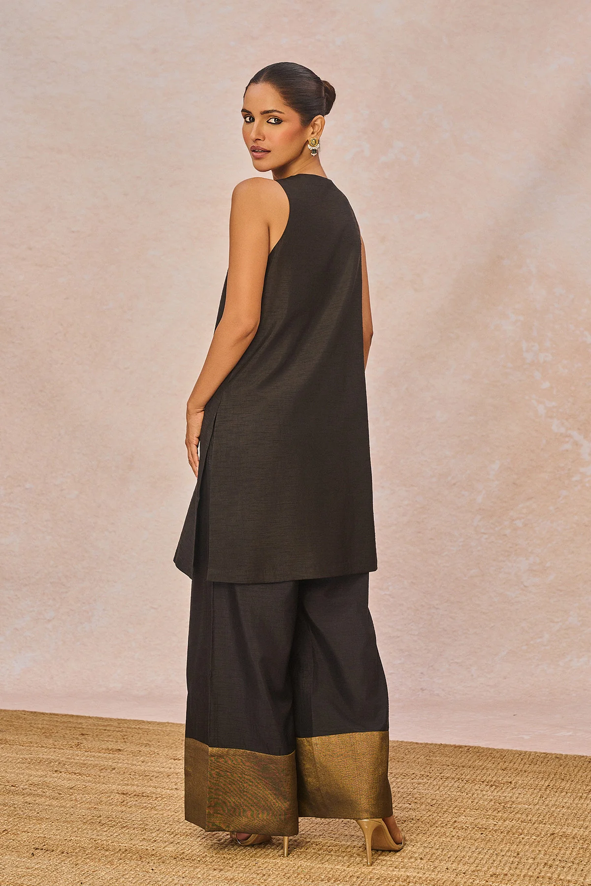 'The Aankho Ka Paigam' Blazer Set - Image 6