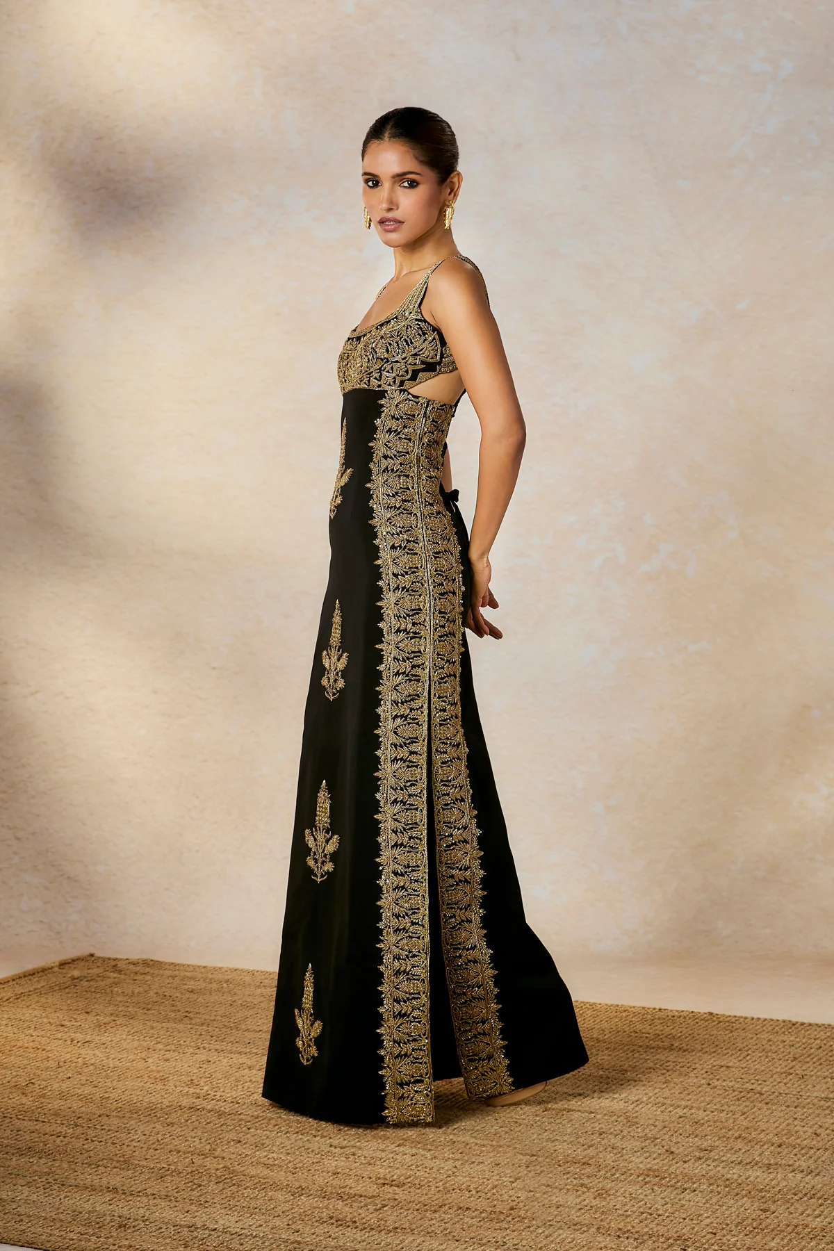 The Anjeer Pak Gown - Image 4