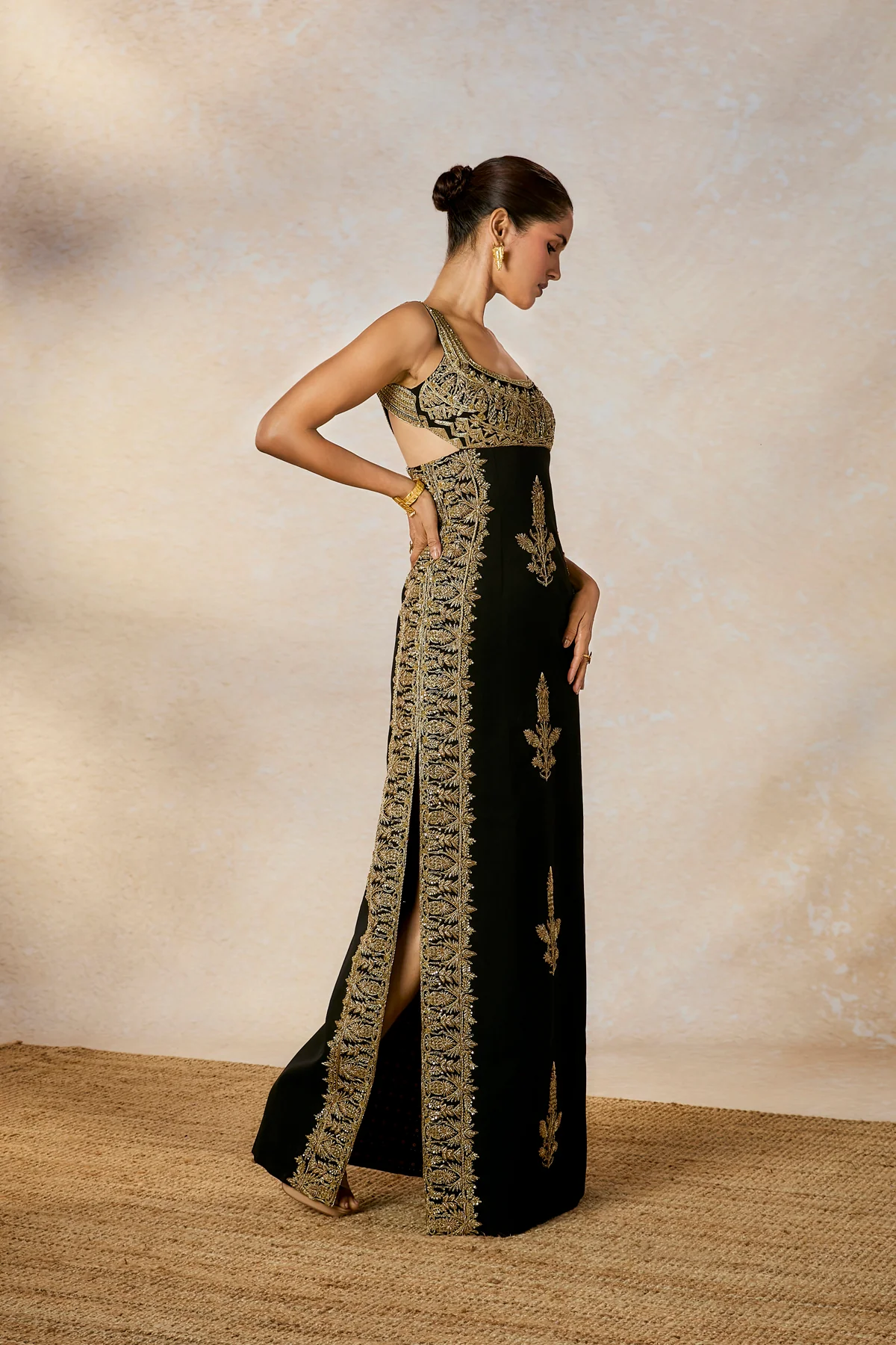 The Anjeer Pak Gown - Image 5
