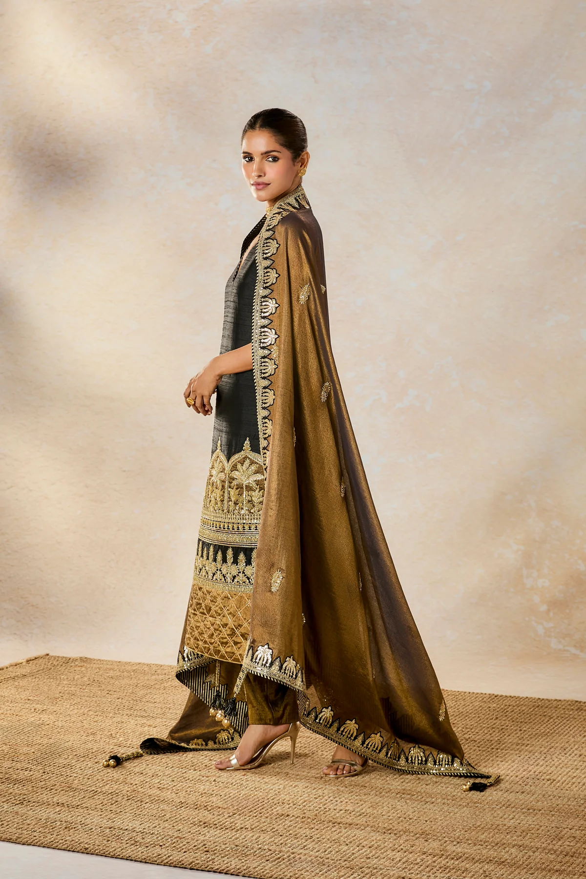 The Kala Khatta Salwar Set - Image 4