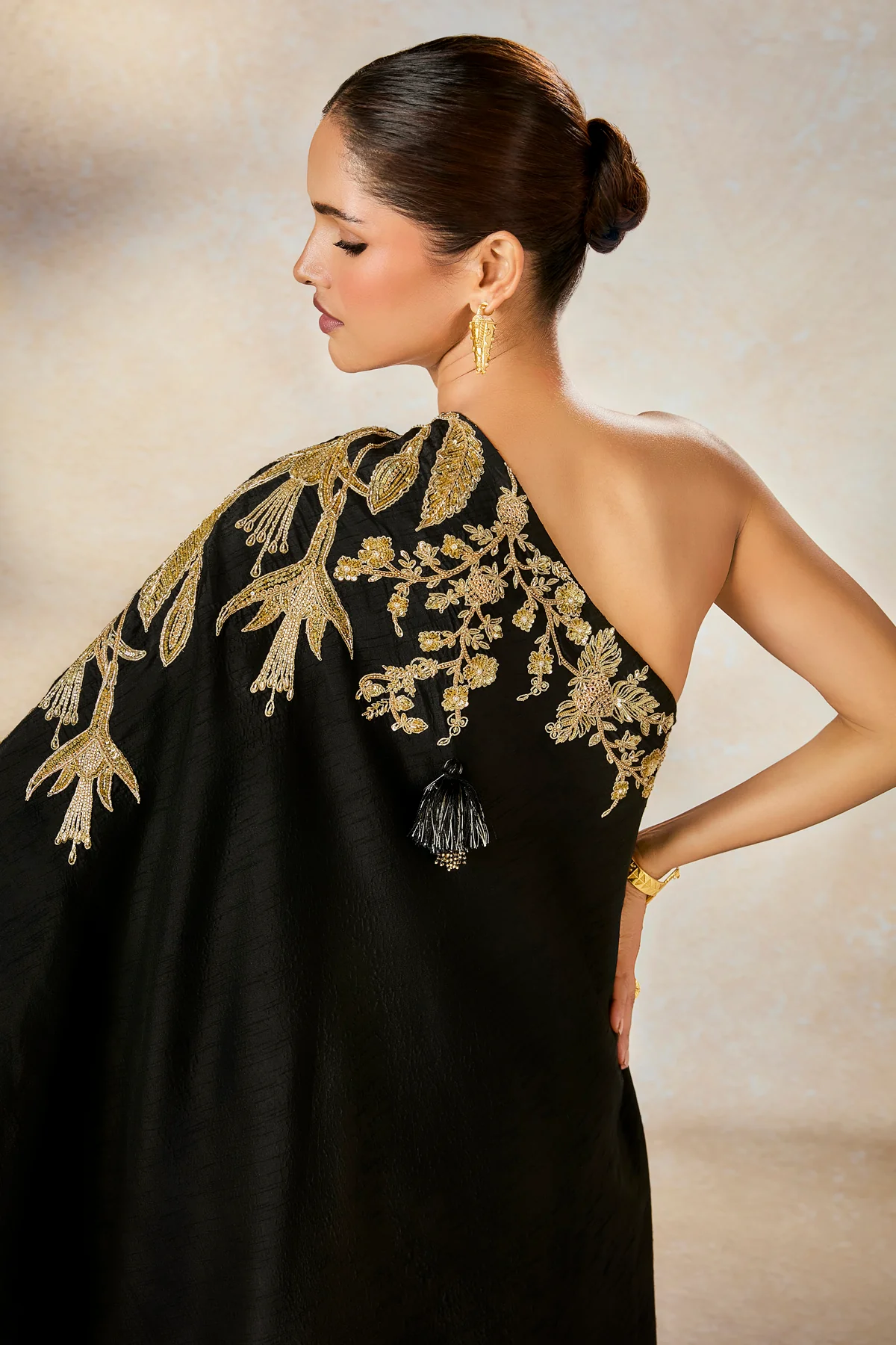 The Raat Rani One Shoulder Set - Image 6