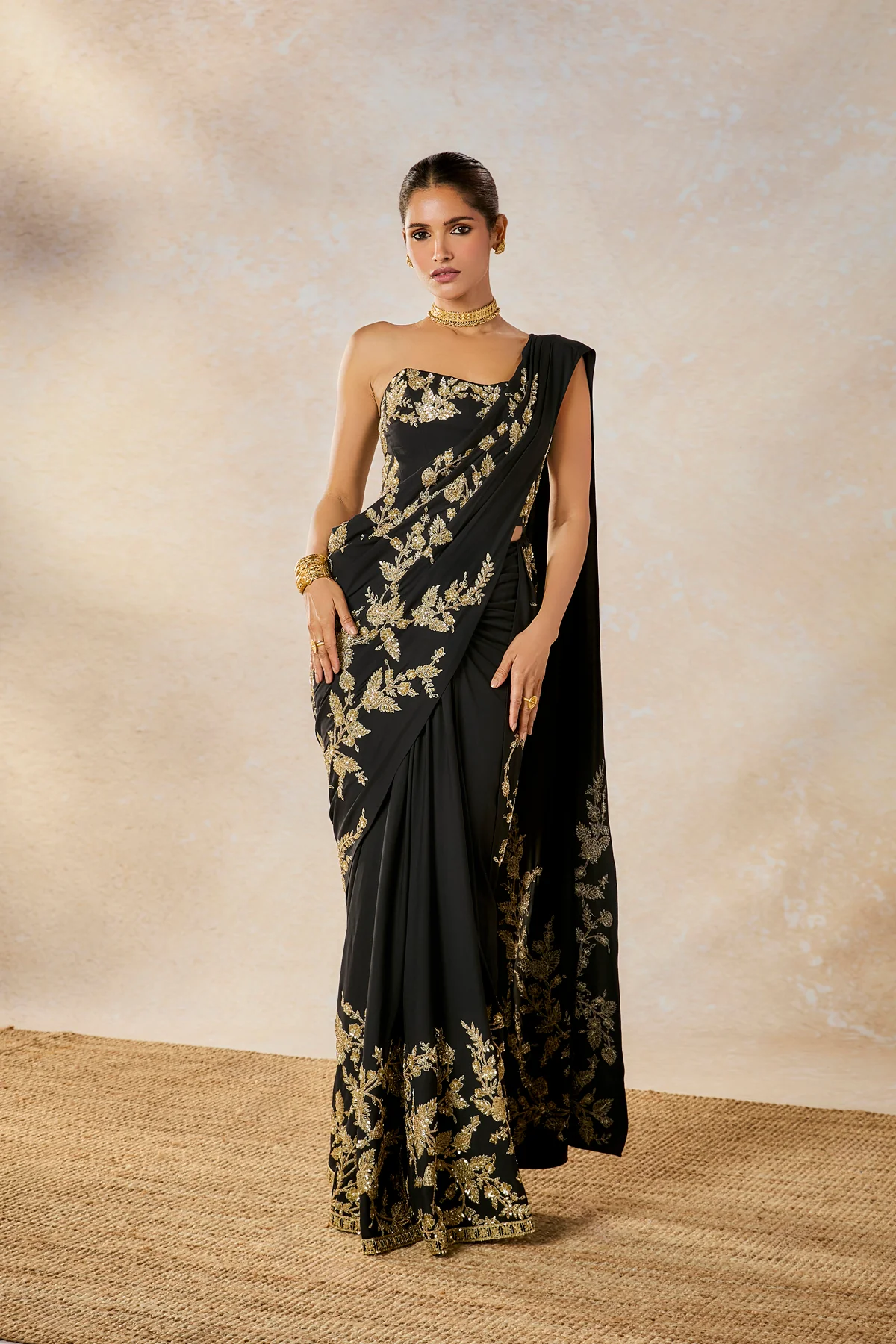 The Sunheri Bel Stitched Saree - Image 6