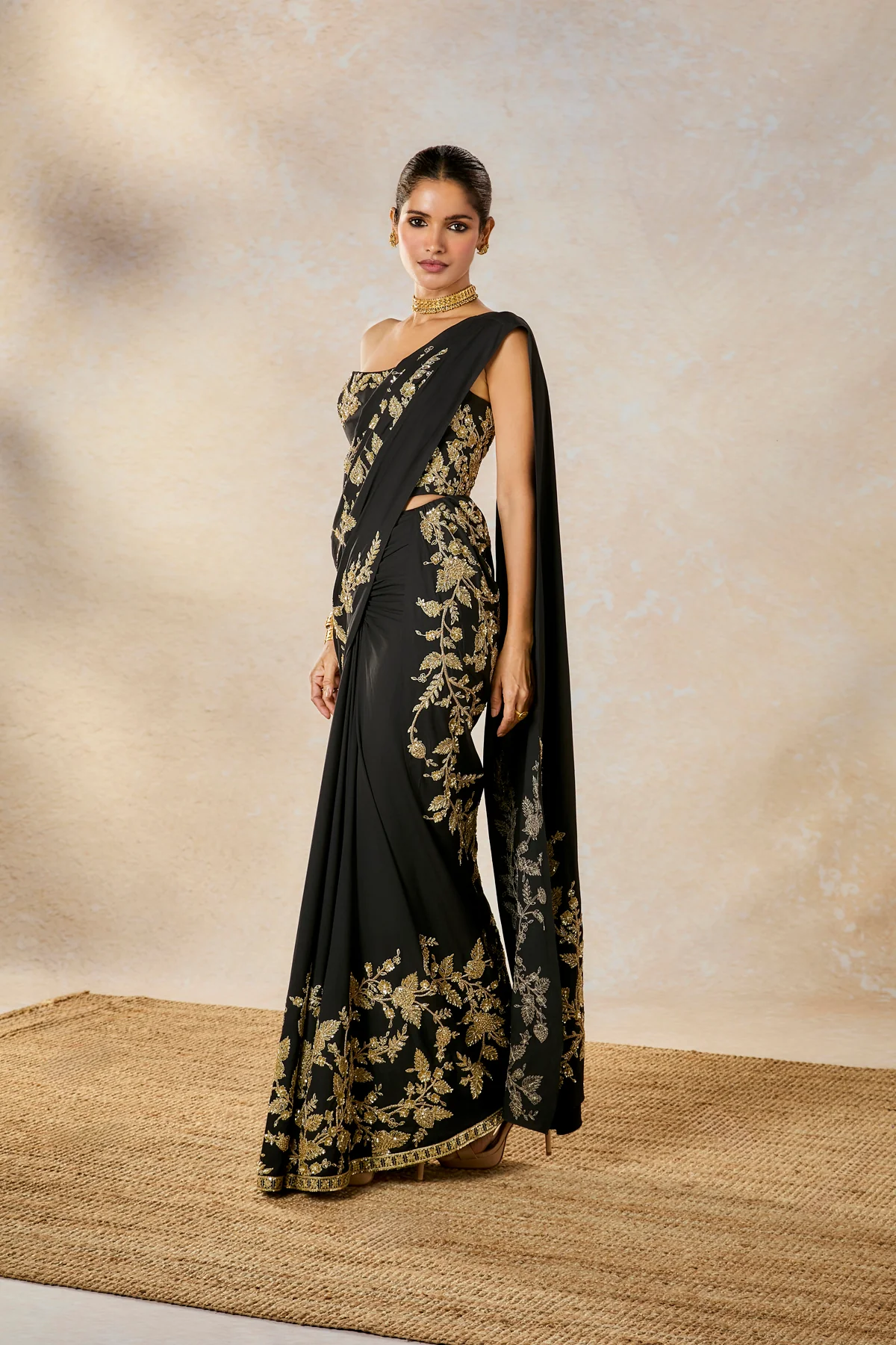 The Sunheri Bel Stitched Saree - Image 9